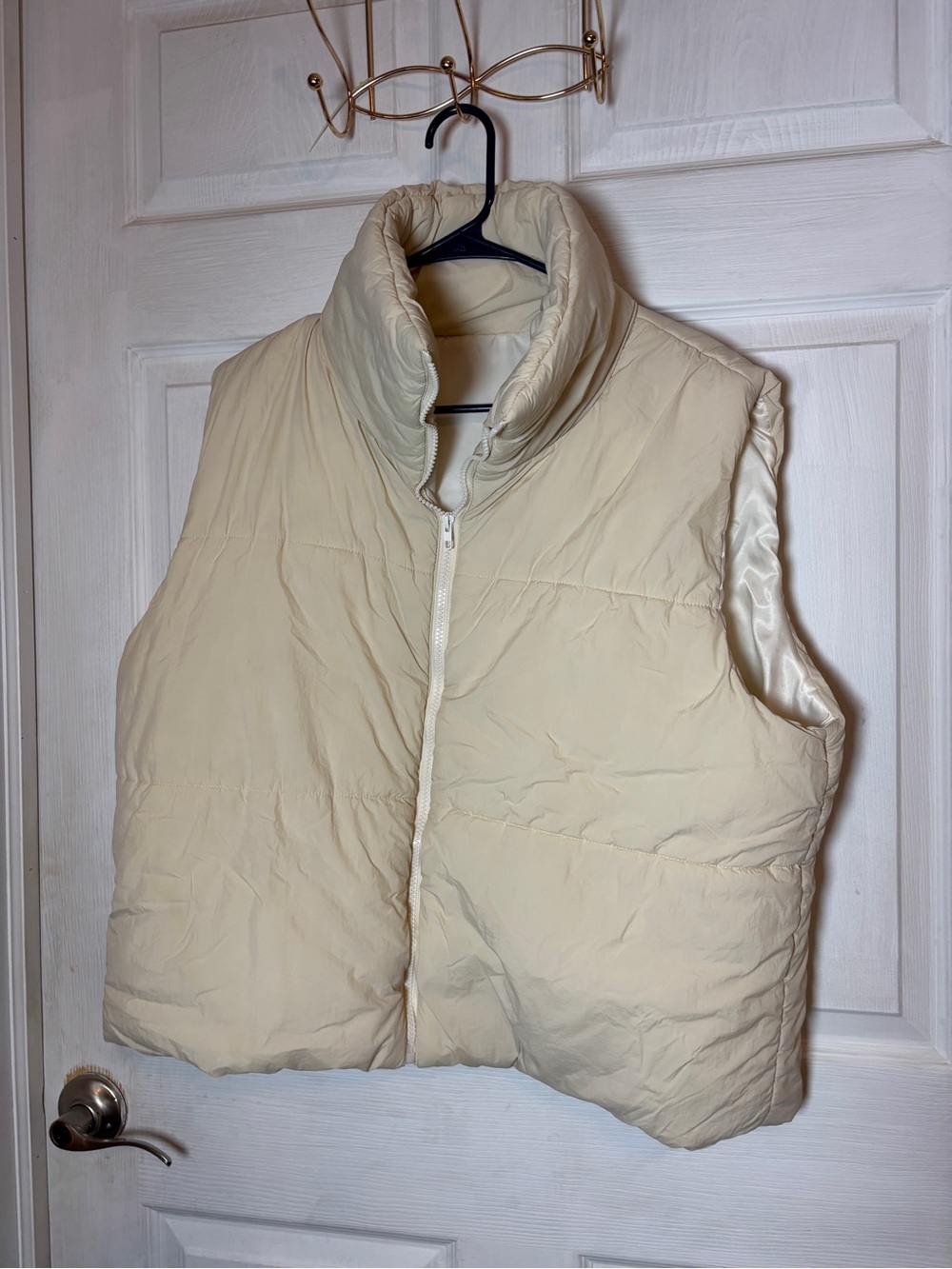 SHEIN Cream Quilted Puffer Vest with High Collar